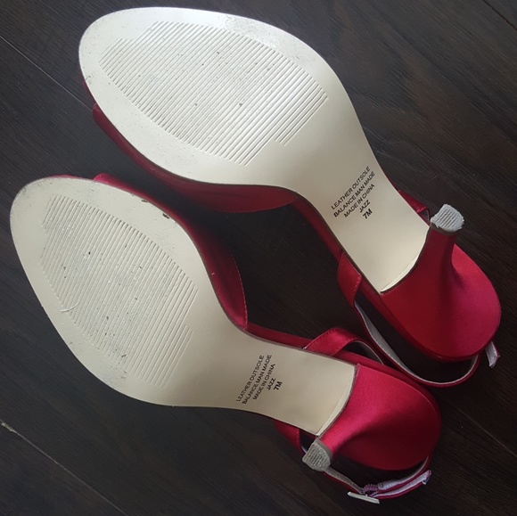 Karen Scott Jazz Red Strapy Heels Size 7 Orig Box - Picture 5 of 8